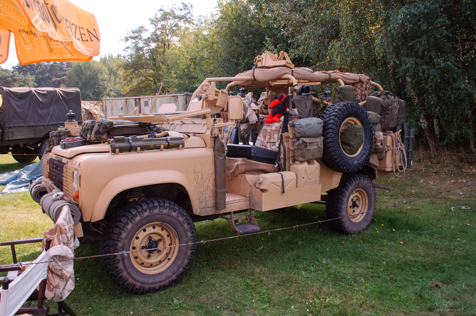 Land Rover Defender 110