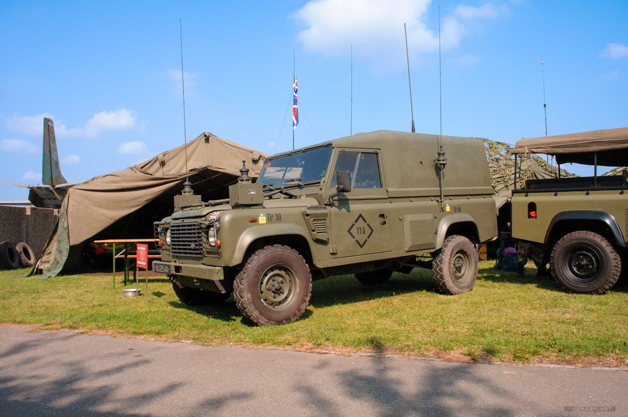 Land Rover Wolf