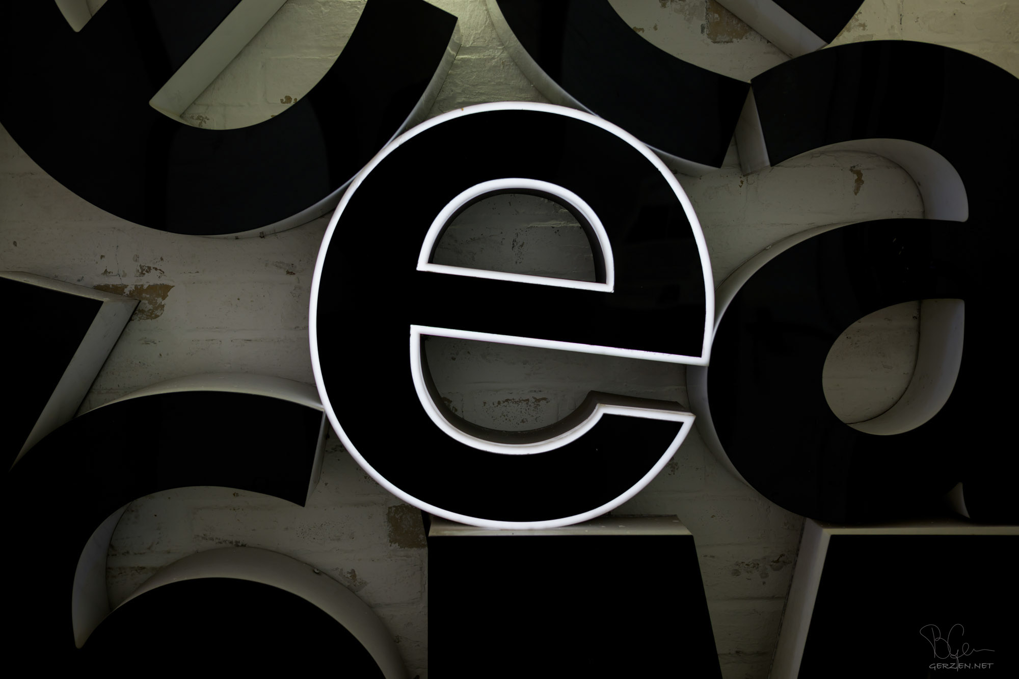 Cover Image for Catching Letters